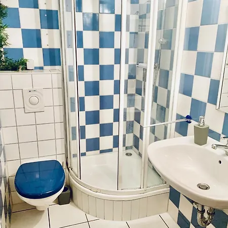 Souterrain Monteurwohnung Mit Sauna Und Garten روستوك