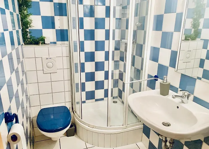 Souterrain Monteurwohnung Mit Sauna Und Garten ロストック