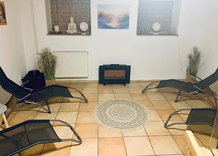 Souterrain Monteurwohnung Mit Sauna Und Garten アパート *