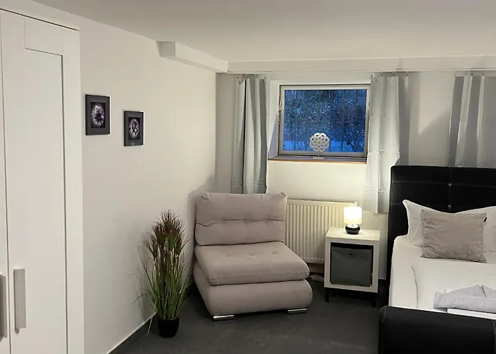 アパート Souterrain Monteurwohnung Mit Sauna Und Garten